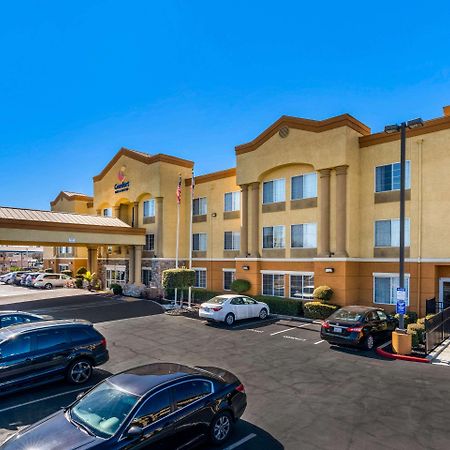 Comfort Inn & Suites Sacramento - University Area ภายนอก รูปภาพ
