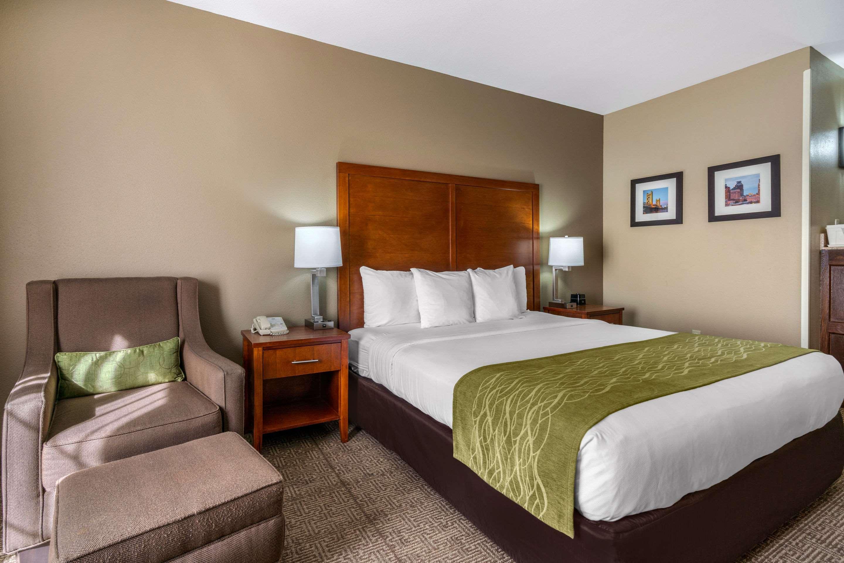 Comfort Inn & Suites Sacramento - University Area ภายนอก รูปภาพ