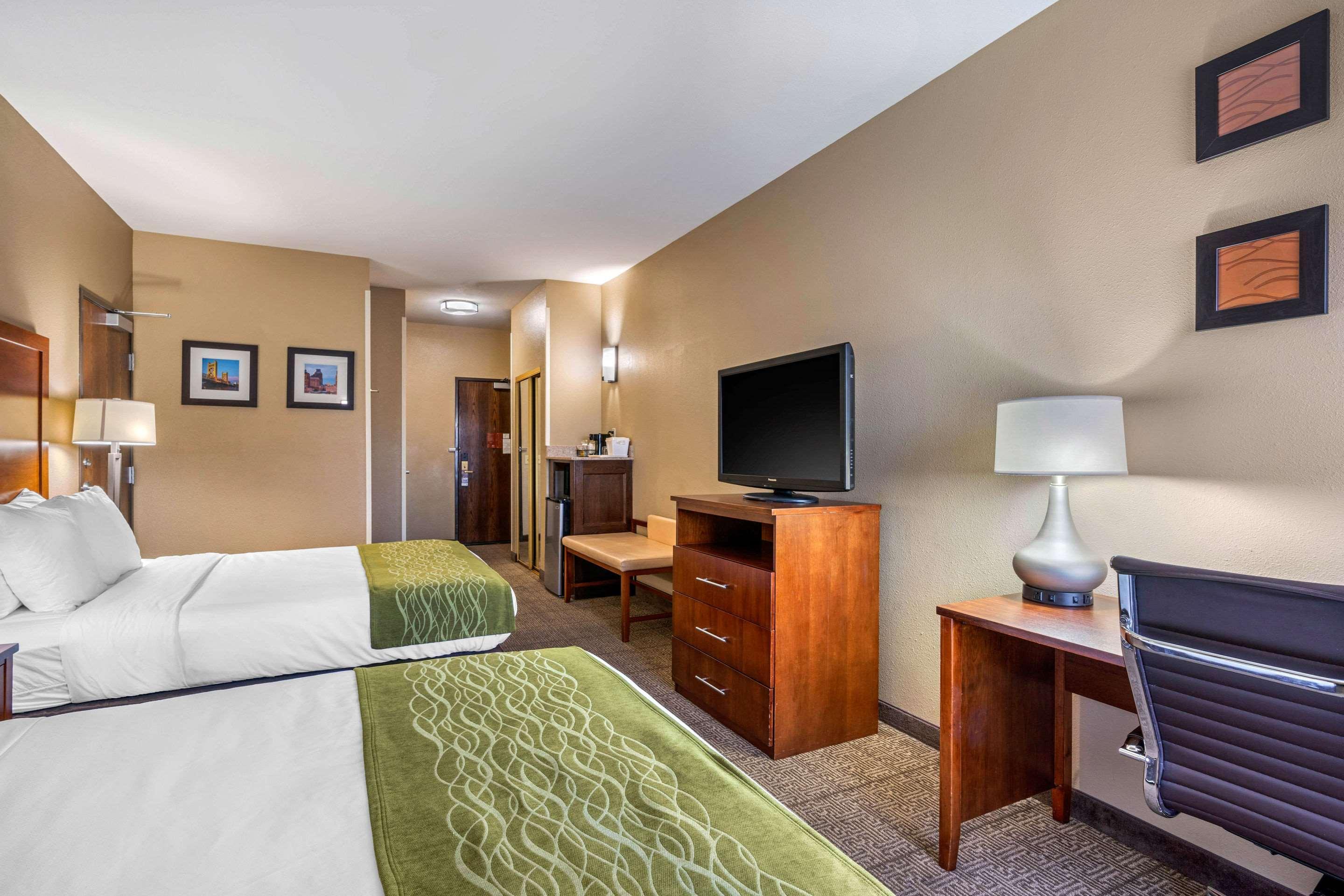 Comfort Inn & Suites Sacramento - University Area ภายนอก รูปภาพ