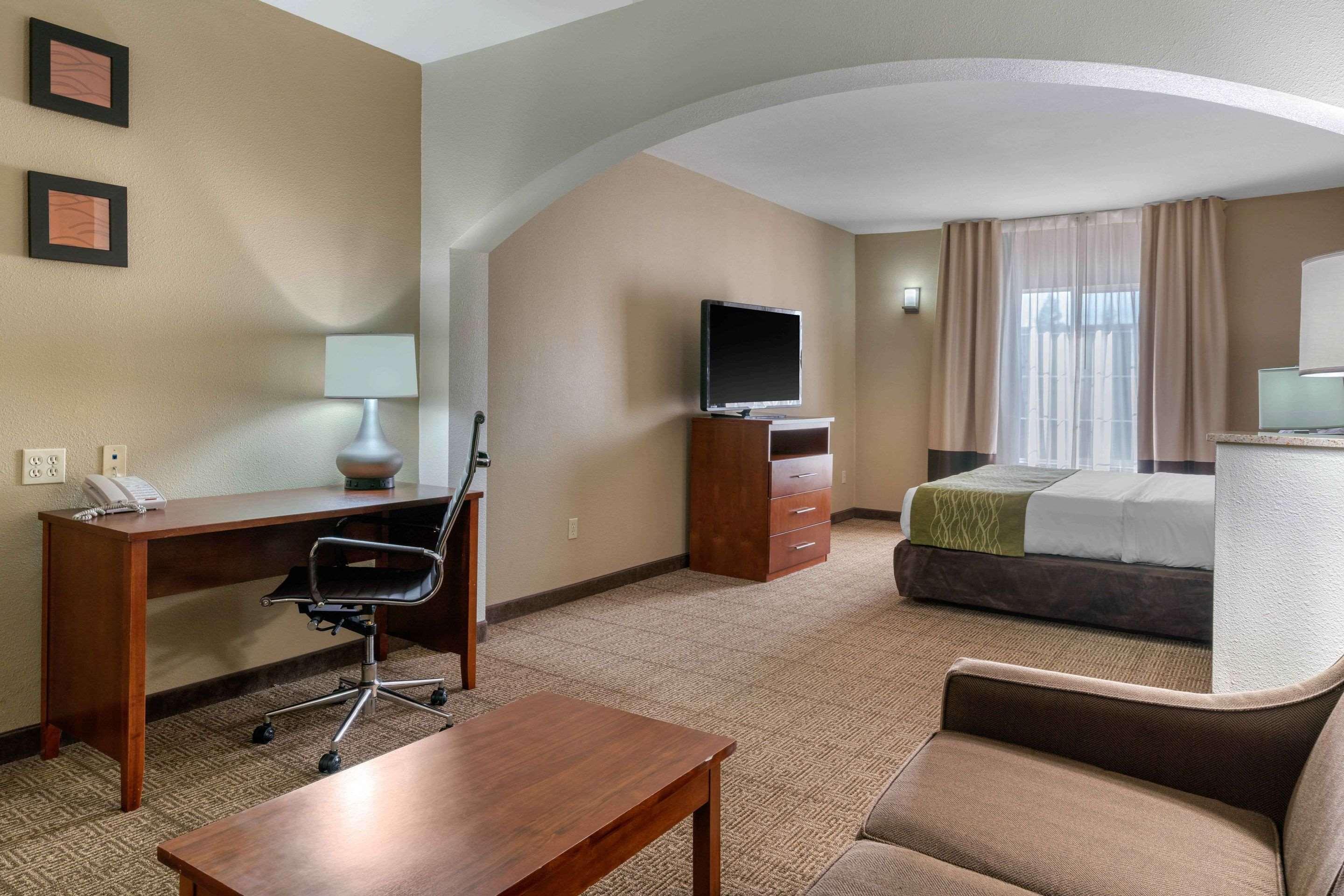 Comfort Inn & Suites Sacramento - University Area ภายนอก รูปภาพ