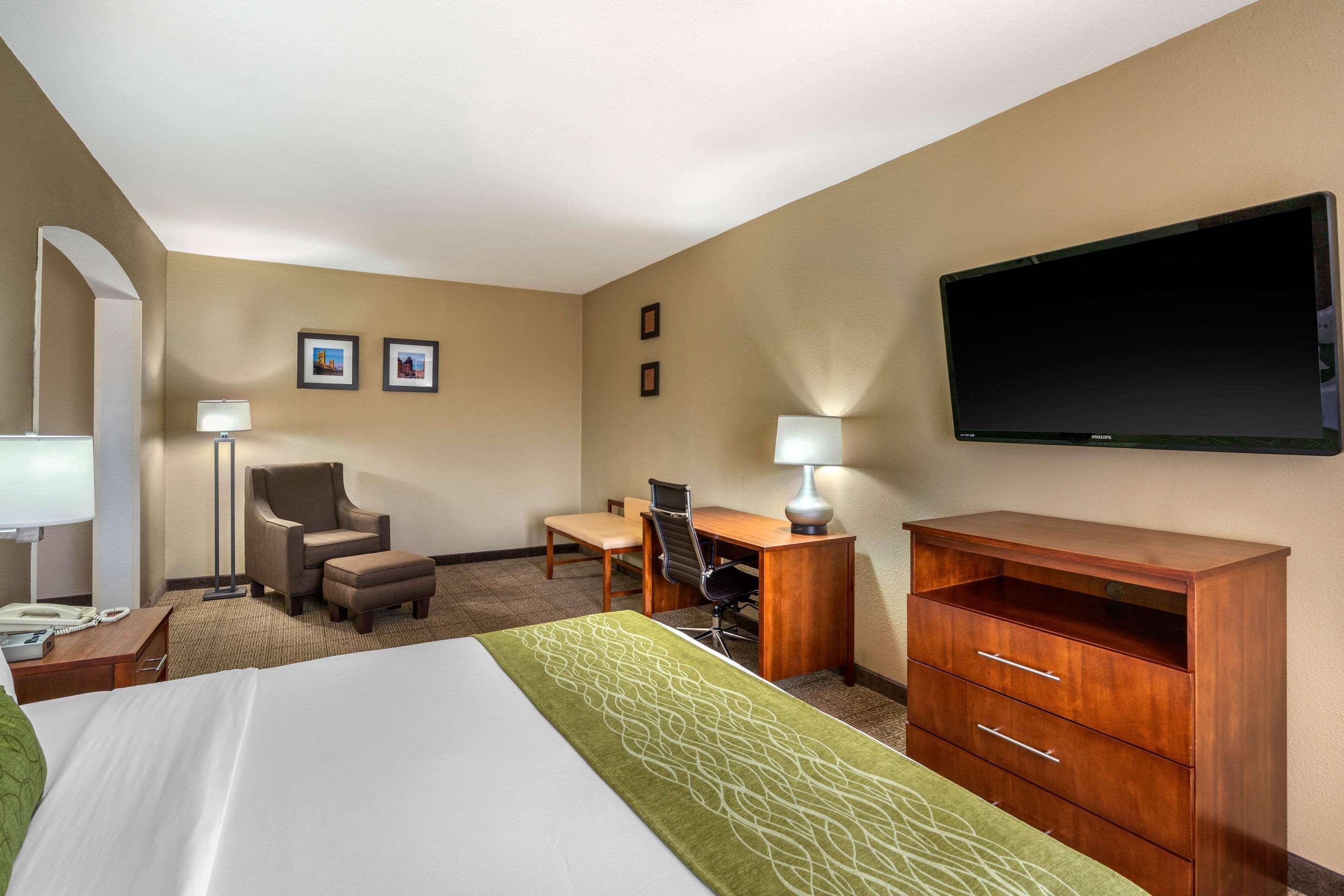 Comfort Inn & Suites Sacramento - University Area ภายนอก รูปภาพ