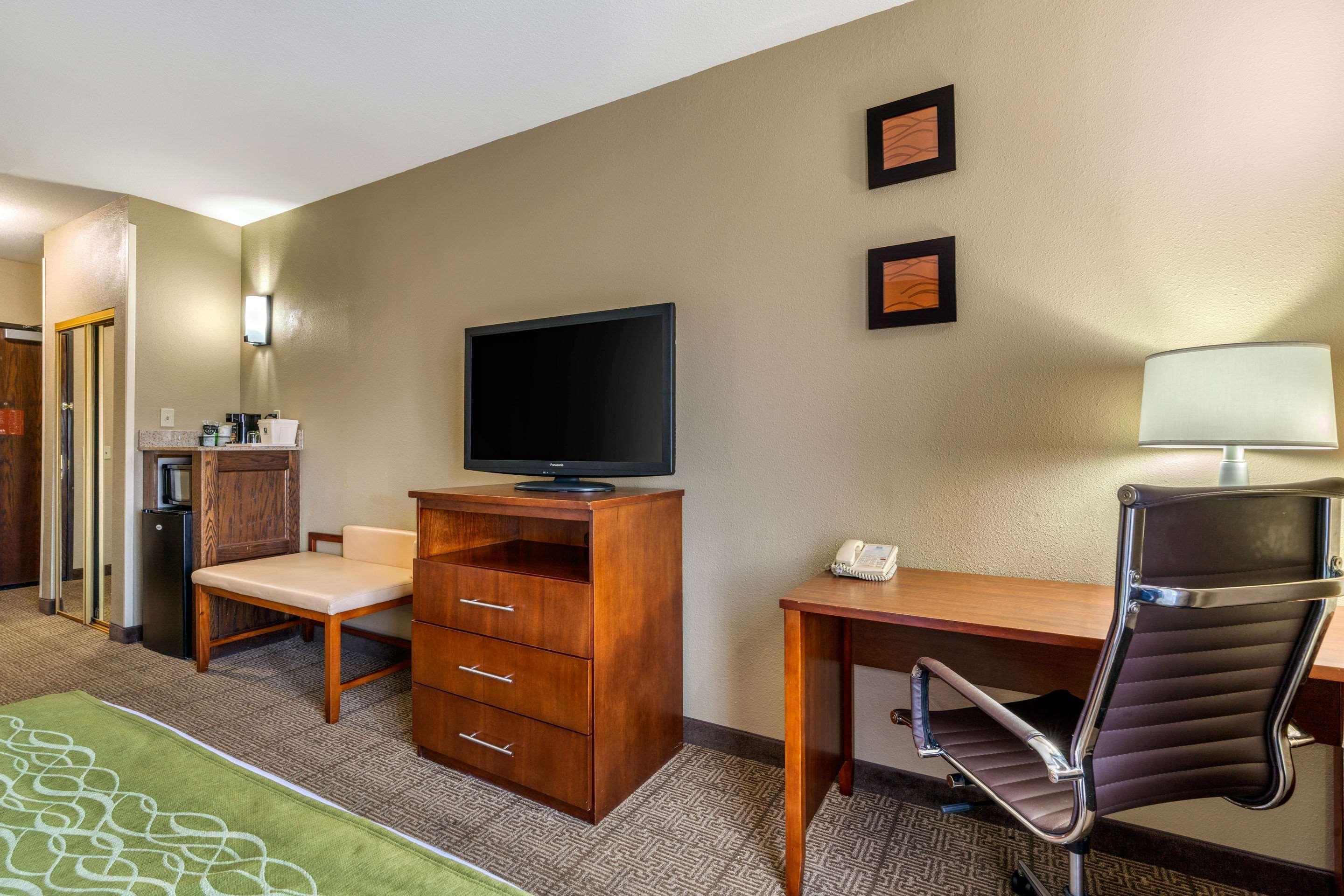 Comfort Inn & Suites Sacramento - University Area ภายนอก รูปภาพ