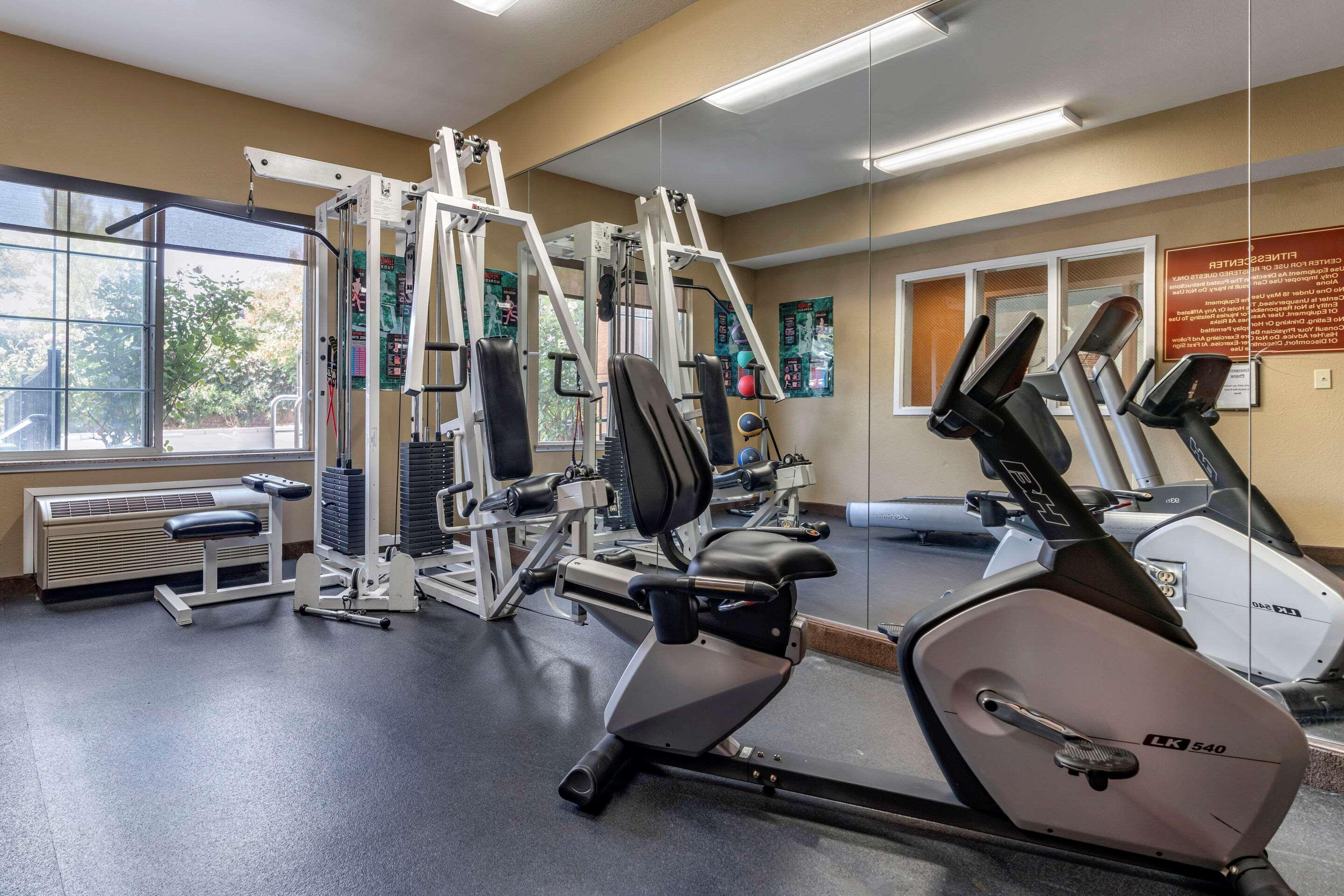 Comfort Inn & Suites Sacramento - University Area ภายนอก รูปภาพ