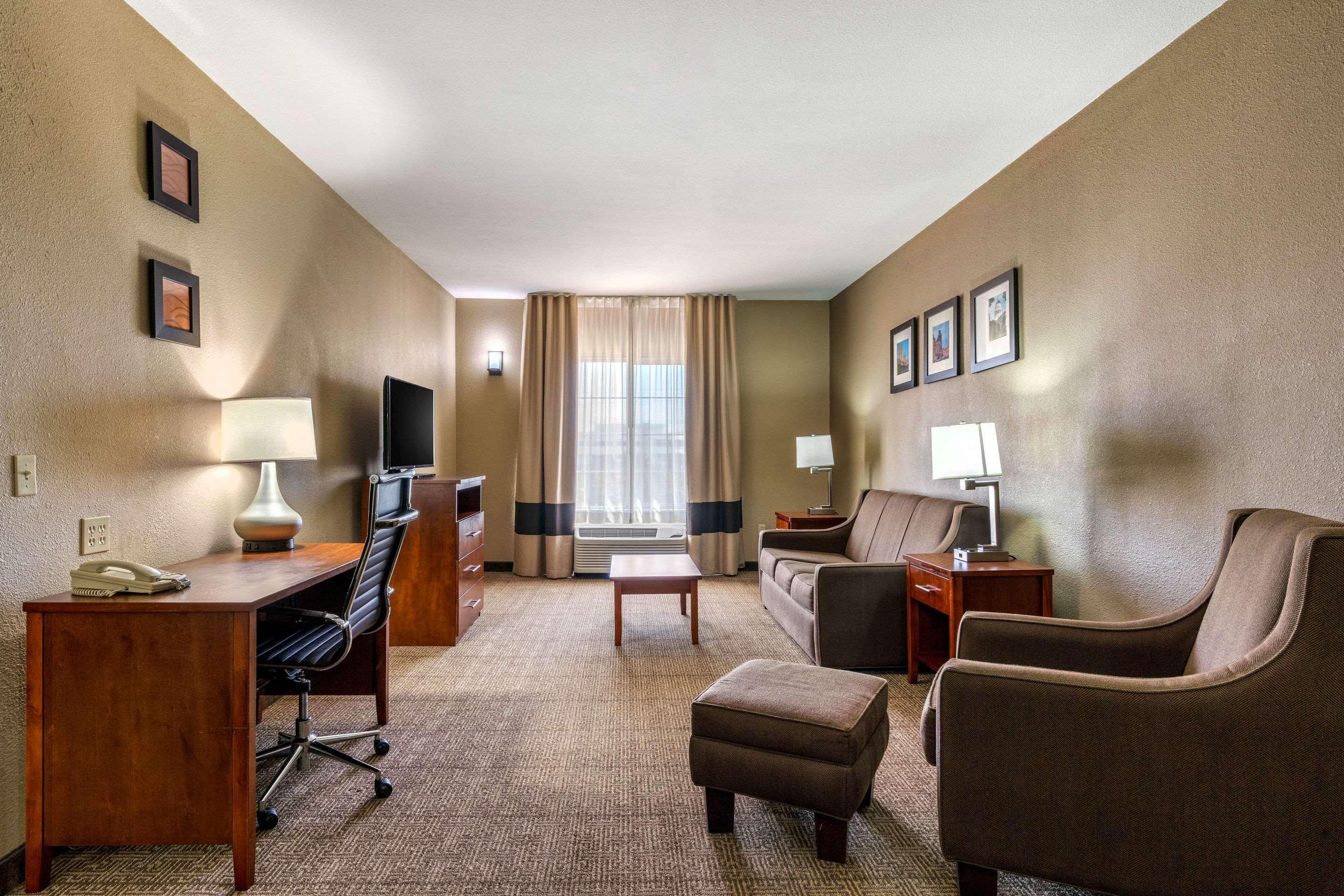 Comfort Inn & Suites Sacramento - University Area ภายนอก รูปภาพ