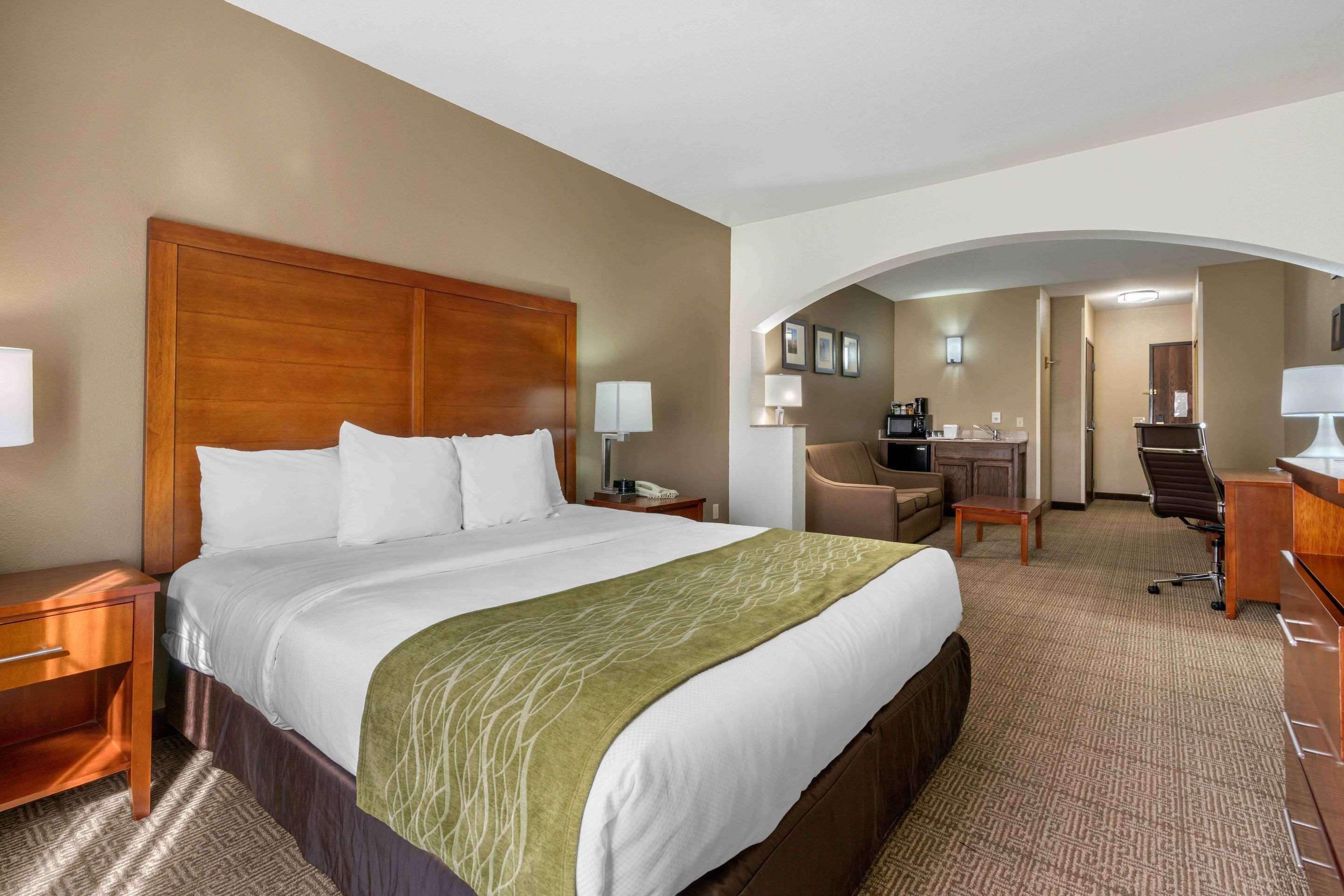 Comfort Inn & Suites Sacramento - University Area ภายนอก รูปภาพ