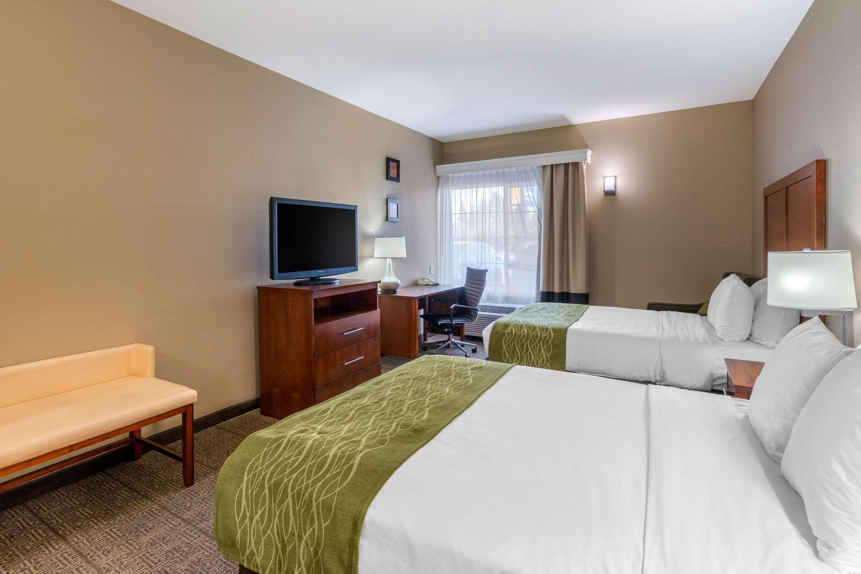 Comfort Inn & Suites Sacramento - University Area ภายนอก รูปภาพ