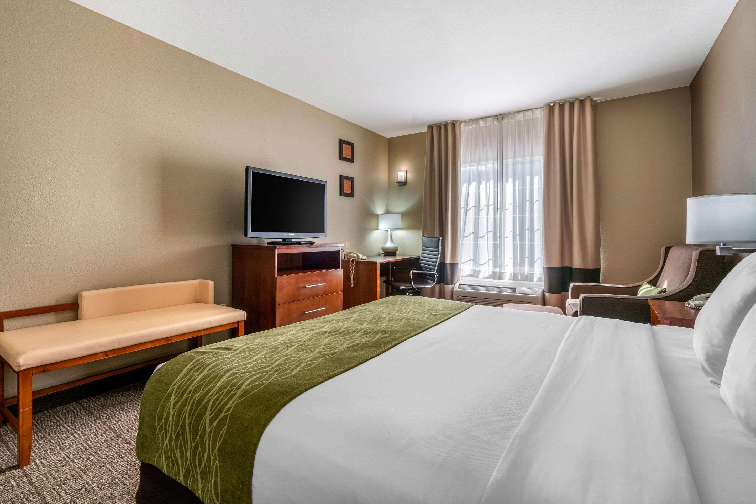 Comfort Inn & Suites Sacramento - University Area ภายนอก รูปภาพ