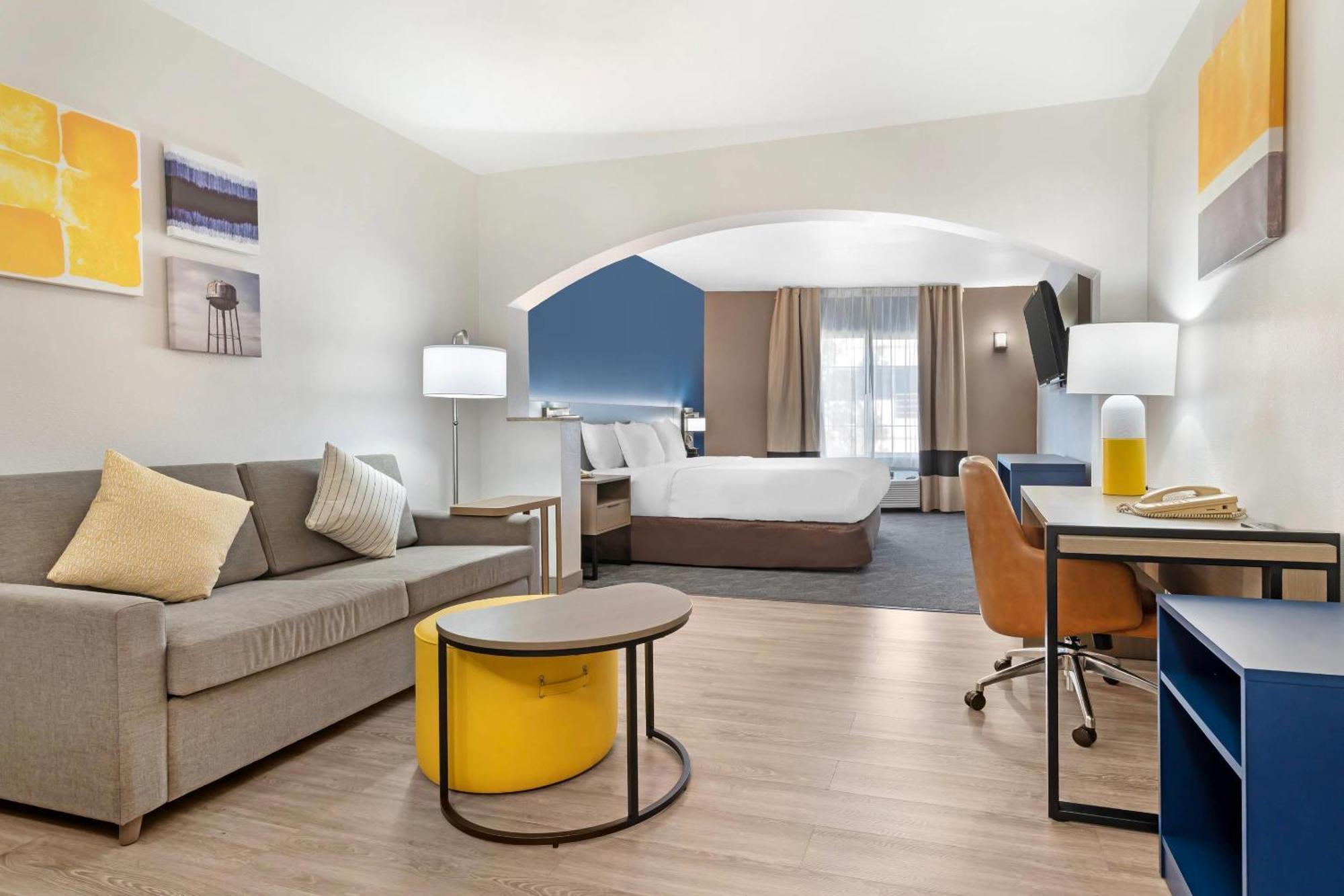 Comfort Inn & Suites Sacramento - University Area ภายนอก รูปภาพ